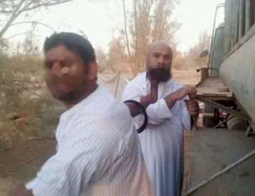 سعودي ينشر عملية ضربه لموظفاً حكومياً على يوتيوب
