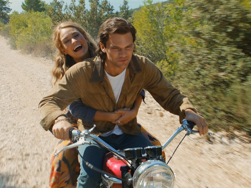 ‘Mamma Mia! Here We Go Again’ ... إفتقار السحر ونجوم يلمعون
