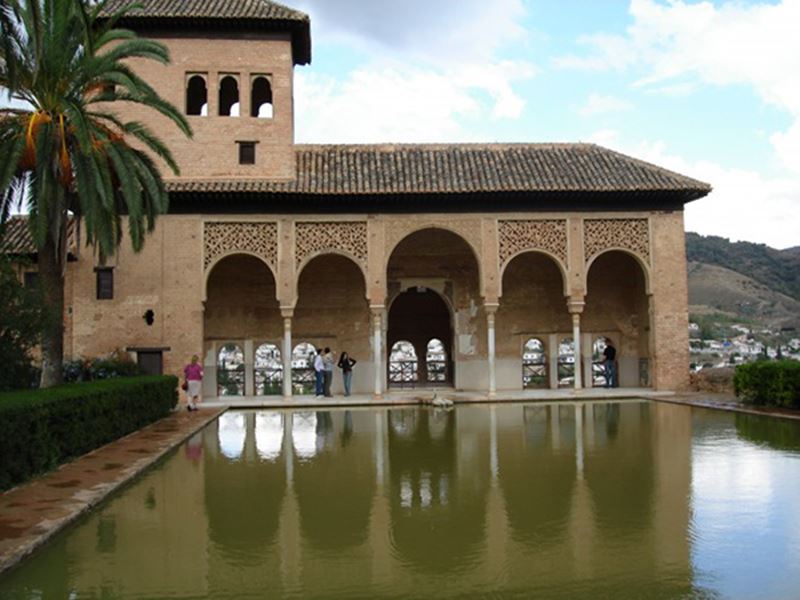 قصر الحمراء شاهد على روعة الحضارة الإسلامية في الأندلس