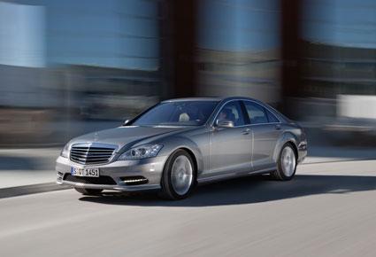 مرسيدس بينز S Class السيارة الفاخرة الأكثر مبيعاً في العالم