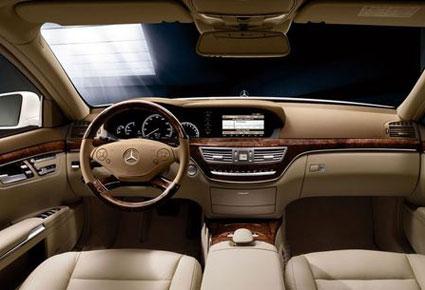 مرسيدس بينز S Class السيارة الفاخرة الأكثر مبيعاً في العالم