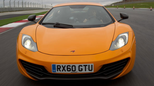 تجربة سيارة MP4-12C على الطرقات العادية