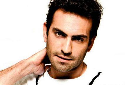  بعد طلاقه بوغرا غولسوي (مراد) يرتبط من جديد