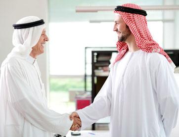 كيف تترك انطباعاً متميّزاً في لقائك الأول؟