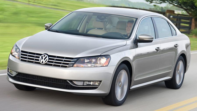 سيارة VOLKSWAGEN PASSAT العائلية