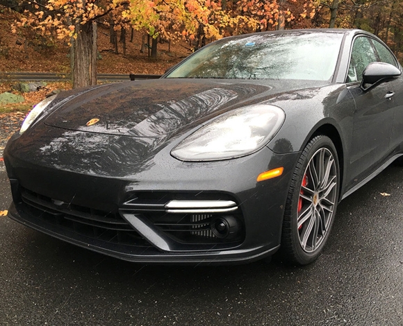 تعرّفوا على سيارة Porsche Panamera Turbo لسنة 2017