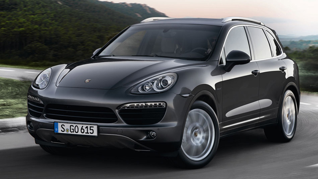تجربة Porsche Cayenne على الطرقات