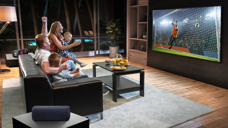انتقل بالأنشطة الترفيهية المنزلية إلى مستوى آخر كلياً مع تلفزيونات OLED من إل جي
