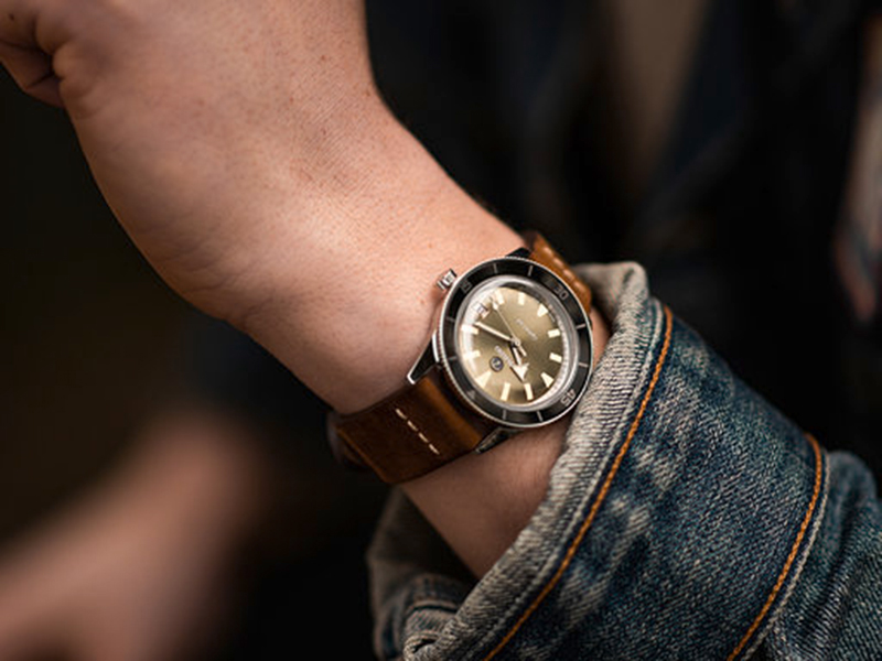 ساعة Captain Cook Automatic Limited Edition من رادو... مظهر قديم الطراز يُناسب المسافرين العصريين