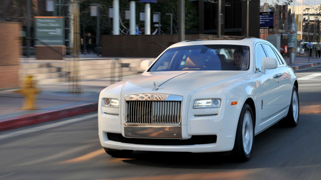 Rolls Royce Ghost 2013: عصرية وفخمة