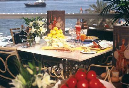 عشاءٌ رومانسيّ في عيد الحبّ