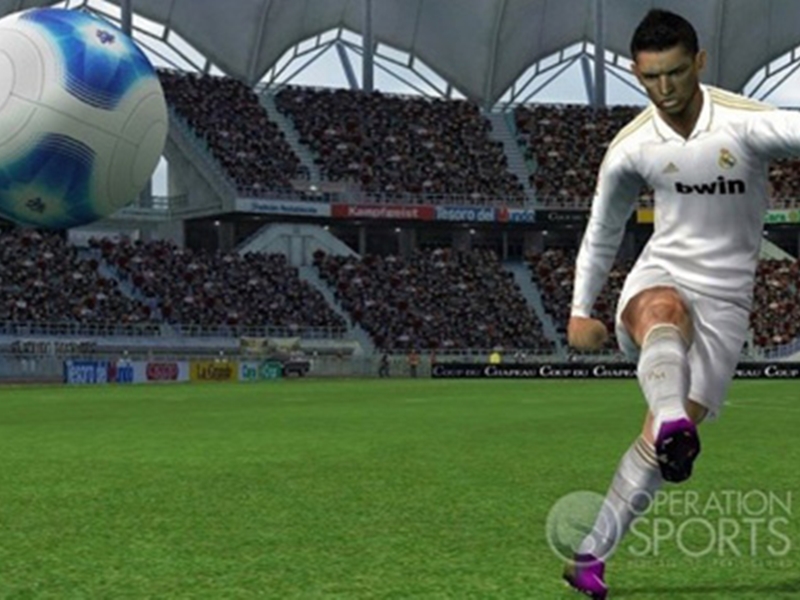 تعرّف إلى خفايا لعبة PES 2012