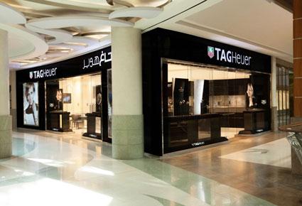 TAG Heuer تعيد افتتاح أقدم متاجرها الرائدة في منطقة الشرق الأوسط