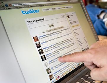 توقعات بوصول عائدات تويتر إلى مليار دولار