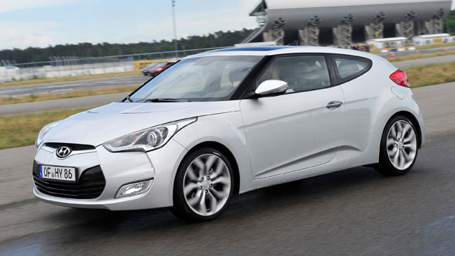 هيونداي تكشف عن Veloster الجديدة