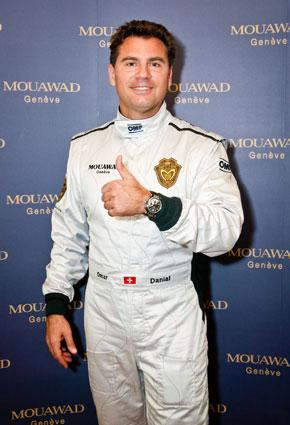 "معوض" تقدم فريق "معوض للزوارق السريعة"