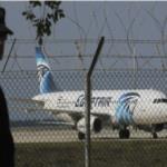 اختطاف طائرة ركاب مصرية .. والطائرة تهبط في قبرص