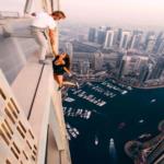 عارضة أزياء روسية تتحدى الموت في دبي ... والسبب صورة!