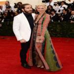 بالصور: جايك وماغي جيلينهال يلفتان الأنظار في حفل MET GALA  