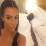 Selfies كيم كارداشيان في كتاب! 