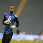 بالفيديو...حارس المنتخب السعودي يقلد أسلوب نوير ويفشل