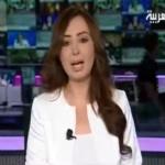 بالفيديو- تعرض مذيعة لموقف محرج على الهواء
