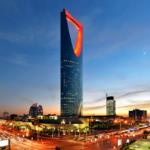 بالفيديو – هذا ما فعله سعودي من أعلى "برج المملكة"!