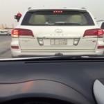 بالفيديو: مواطن يوثق فضيحة عند إحدى الإشارات