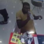 فيديو: فضيحة في أحد المطاعم الشهيرة في السعودية