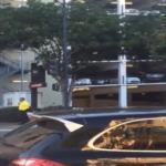 بالفيديو- سقوط شاب من الطابق السادس