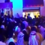 بالفيديو- مظاهرات في السعودية أمام أحد مطعم