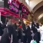 بالفيديو- شجار بين خليجيات في سوق سعودي