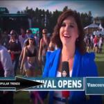 بالفيديو: شاب يقبل مذيعة على الهواء.. وهكذا ردّت عليه