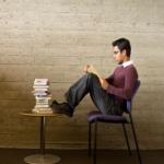 53% من الإماراتيين يفضلون الكتب الورقية على الكتب الرقمية