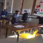 شاهد هذا المقطع لمجموعة من الطلبة المتعاركين بداخل أحد الفصول