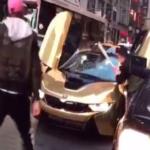 أوقف الشارع وأغاظ المارة .. فنال عقابه .. فيديو