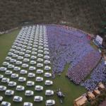 هندي يكافئ موظفيه بسيارات وشقق تكلفت 51 مليار روبية