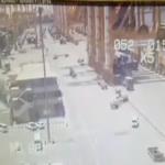 بالفيديو .. حادث اصطدام ووقوع رافعة في ميناء بدبي