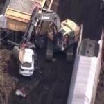 شاهد .. قطار يدهس 100 سيارة فارهة