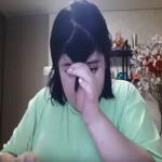 شاهد كيف أضرت مدونات التجميل بهذه المرأة