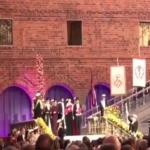 شاهد تكريم طبيب سعودي في السويد