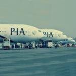 ذبح معزة في مطار باكستان طلبًا للحظ .. مشاهد مزعجة