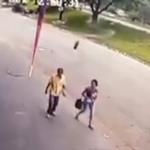 إطار طائش يكسر جمجمة مار في الشارع .. فيديو