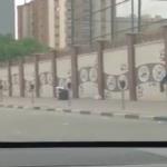 بالفيديو .. هروب فتاتين من المدرسة باقفز من فوق السور