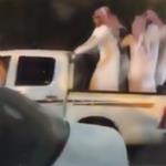 فيديو غريب .. مروحية على طريق السيارات