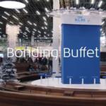 هكذا احتفال الوحيدون بعشاء الكريسماس في المطار