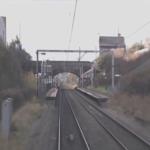 أنقذت صديقتها في اللحظة الأخيرة .. فيديو