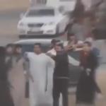 شاهد ماذا فعل هذا المفحط وهو يحمل رشاشًا