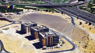 العقارات المكتبية في الإمارات تواجه ضغوطاً