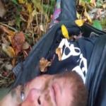 شاهد لحظات وداعه لأهله عندما شعر بقرب موته